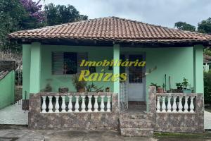 Casa com jardim e pomar - 02 dormitórios