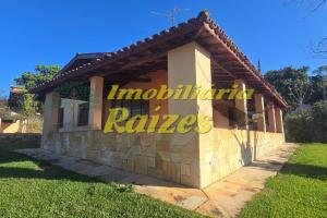 Chácara encantadora com fácil acesso e lazer completo