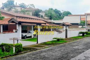 Casa com 03 Dormitórios 